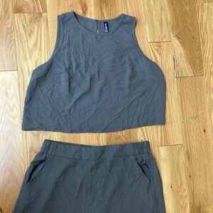 Adorable gray crop tank and pants set sz XL